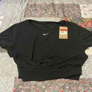 Nike women’s crop top